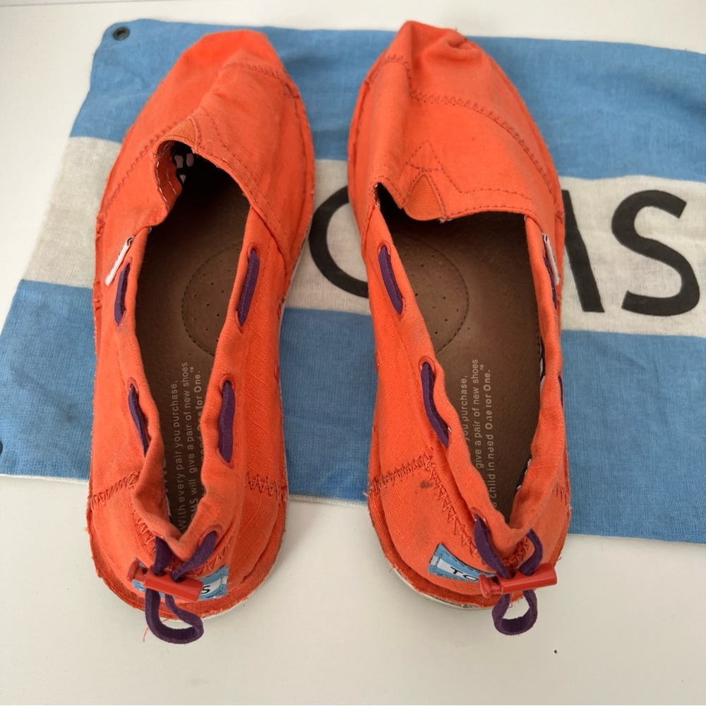 Toms - Picture 5 of 9